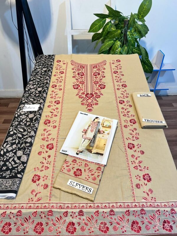 Zahra Lawn 3-Piece Suit – Heavy Embroidered Shirt, Trouser & Diamond Digital Dupatta | 90/70 Lawn